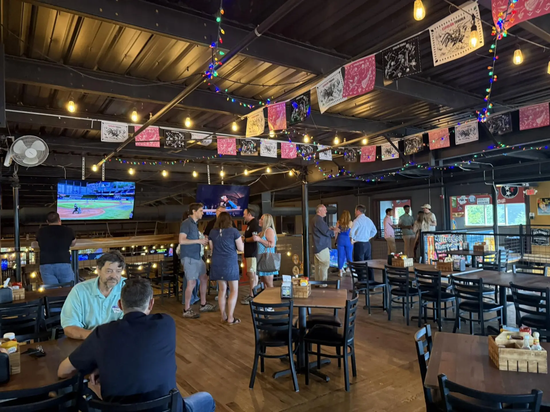 A smaller weekday gathering inside a Chattanooga taproom